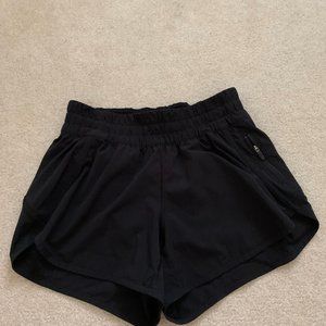 Lululemon Tracker Short V 4"